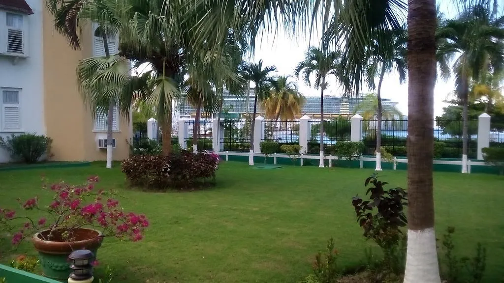 Beach Studio 4 Ocho Rios