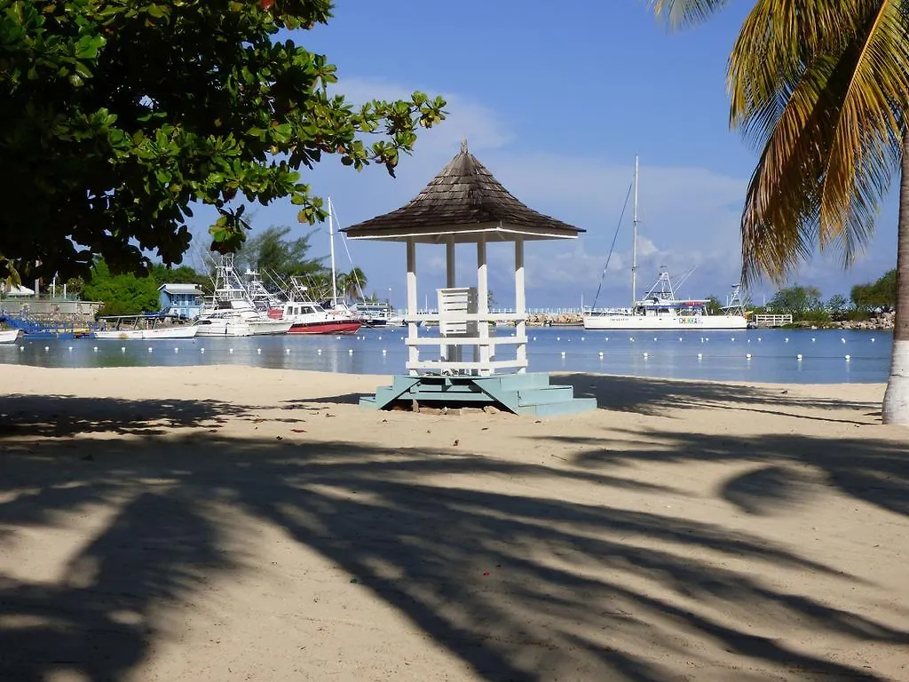 Beach Studio 4 Очо-Риос