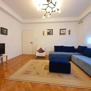 Noemi , Tirana Albania